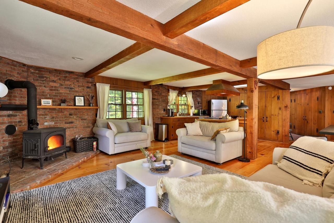 Forest Mountain Escape- Beautiful Mountaintop Escape In Mendon, Vt, 20 Min To Killington 14 To Pico, Home ภายนอก รูปภาพ