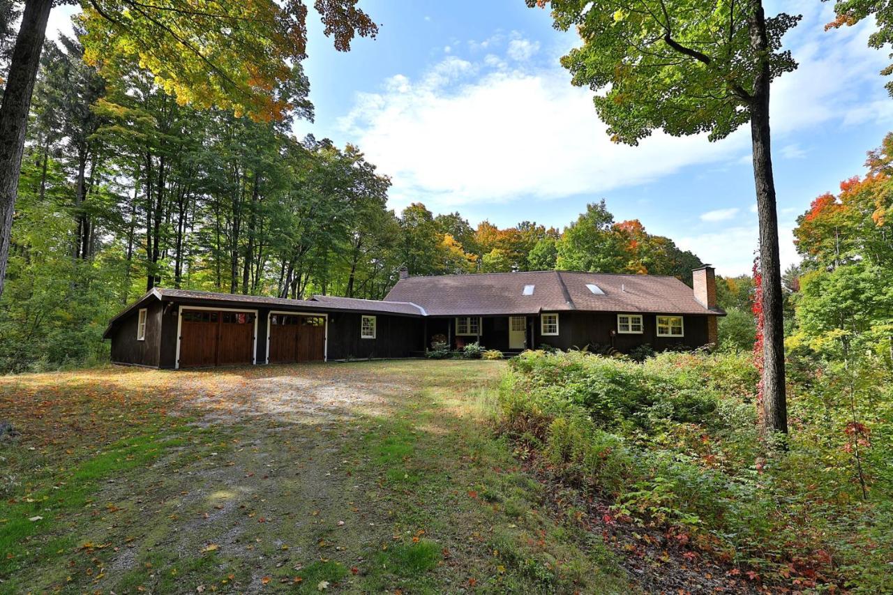 Forest Mountain Escape- Beautiful Mountaintop Escape In Mendon, Vt, 20 Min To Killington 14 To Pico, Home ภายนอก รูปภาพ